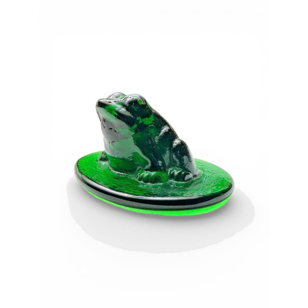 Vintage‎ Viking or Style Green Art Glass Frog on Lily Pad Paperweight